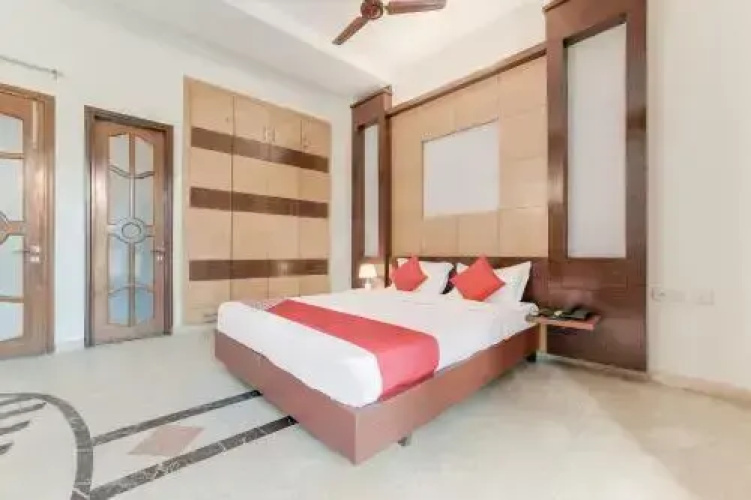 OYO 28853 Harkesh Residency