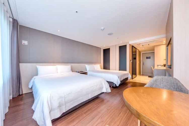 Premier Twin room