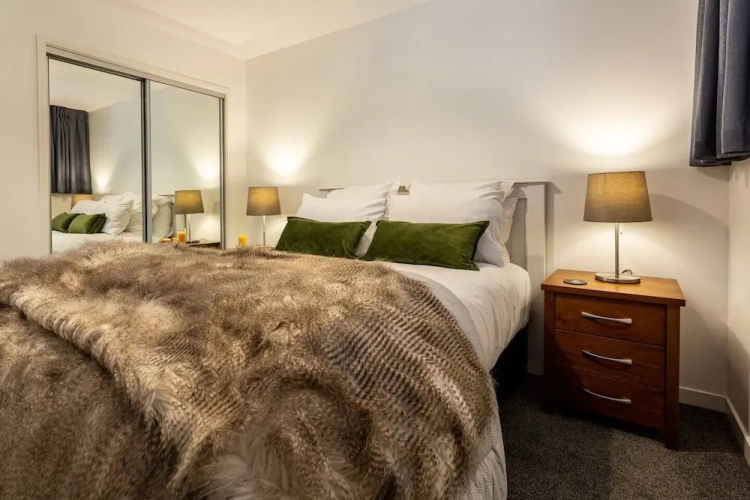 2 Bedrooms Apartment
