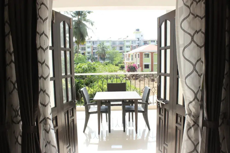 OYO 9364 Home Modern 2 BHK Pool View Candolim