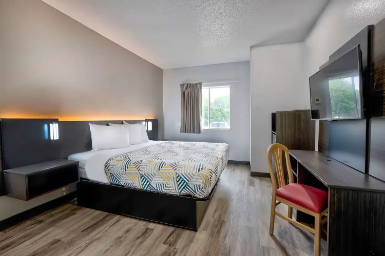 Motel 6 Benbrook, TX - Fort Worth