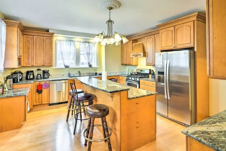 4 Bedrooms Cottage