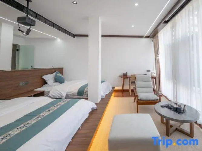 Standard Twin room with sea view
