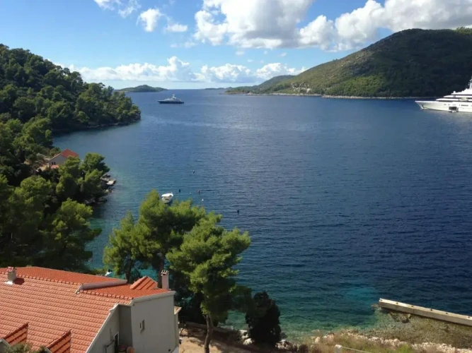 2 Bedrooms Apartment with view