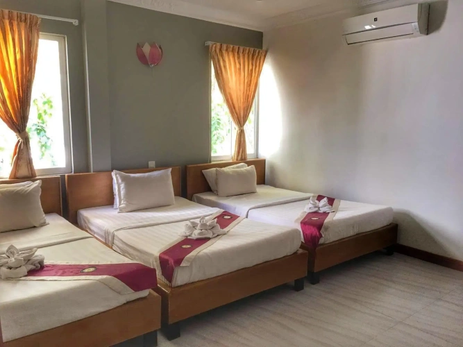 Superior Triple room with view