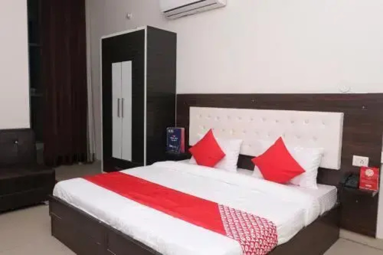 OYO 27029 Home Stay