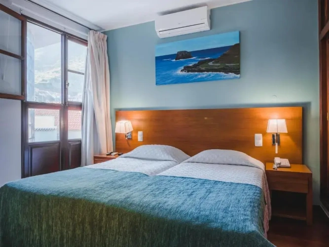 Standard Twin room with mountain view