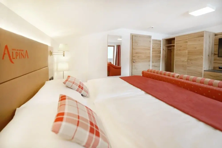 Deluxe Double room with balcony and with mountain view