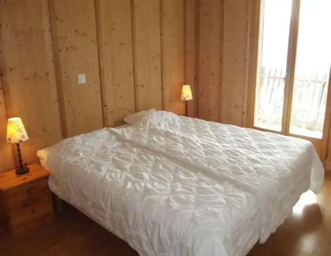 Spacious Chalet Amidst Mountains