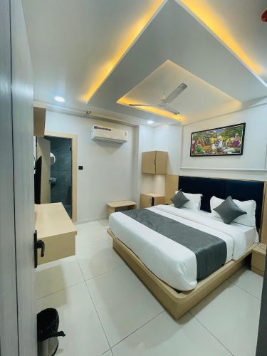 Hotel Hills - Ahmedabad