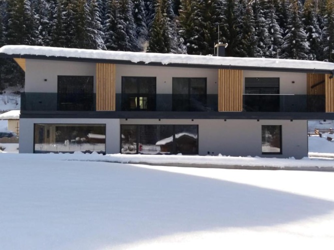 3 Bedrooms Apartment