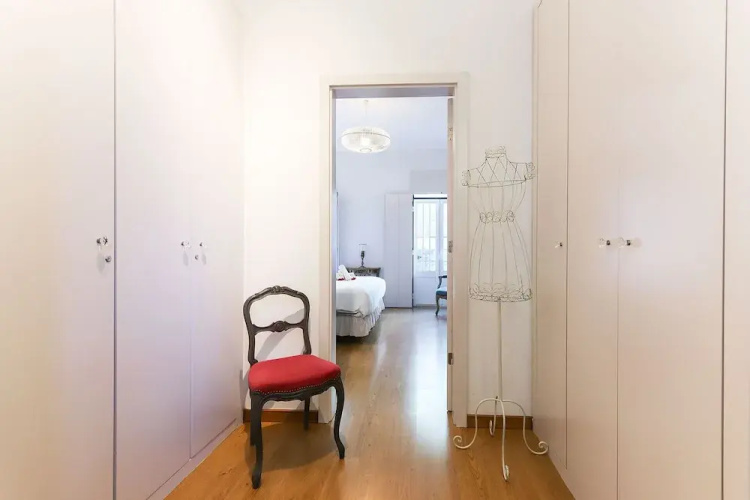Rato Elegant By Homing