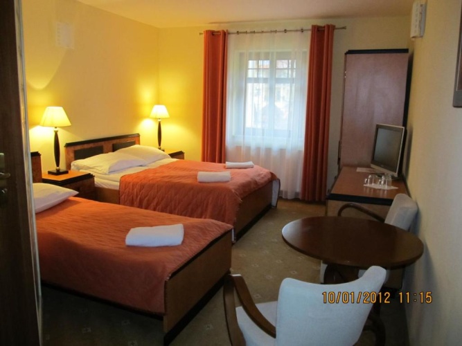 Standard Triple room