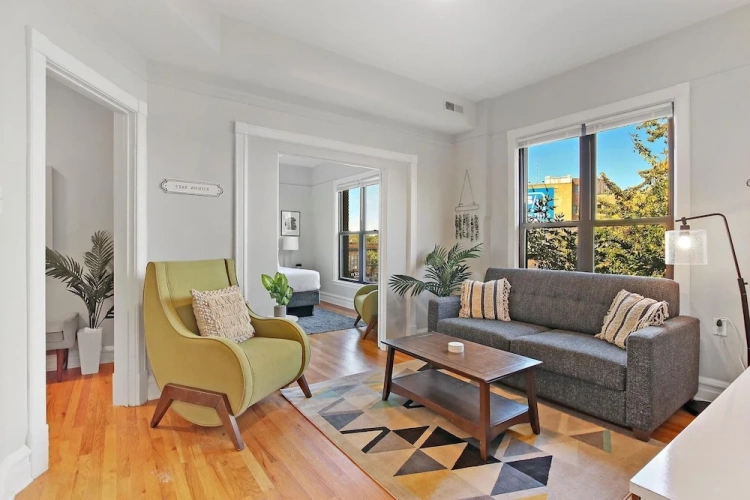 3 Bedrooms Classic Apartment