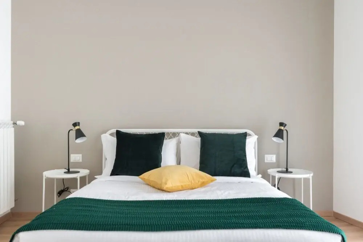 Modern Trendy Flat Well Connected W/vatican
