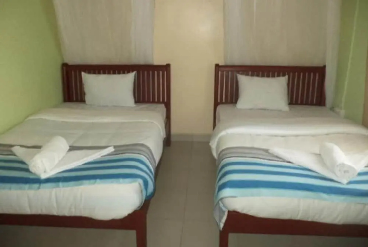 Everest House Hotel