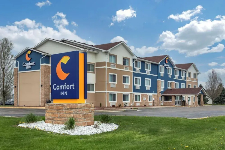 Super 8 Motel - Racine
