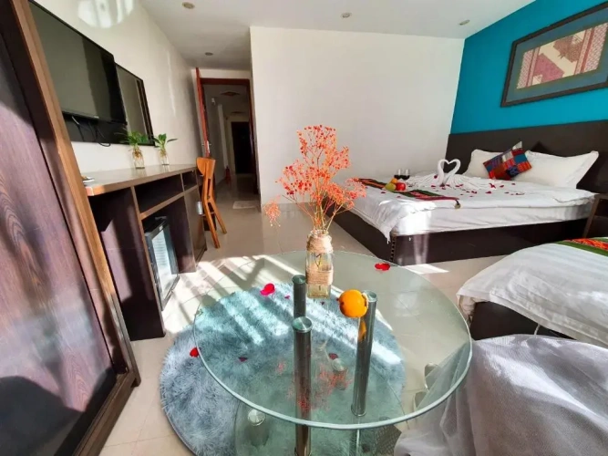 Standard Twin room with city view