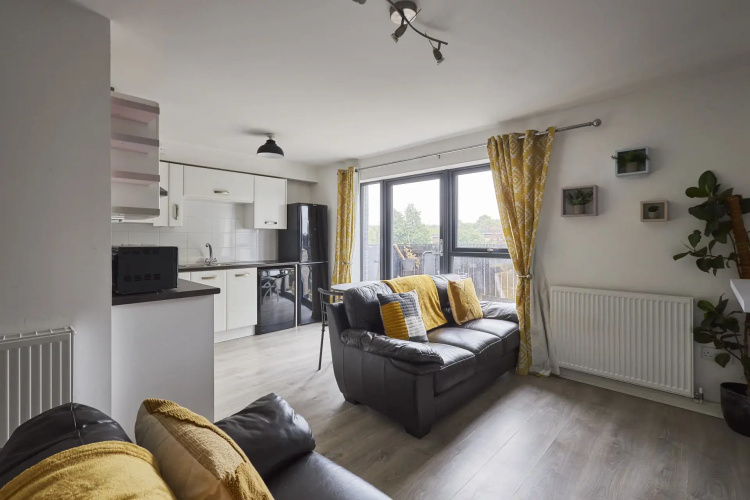 Host Stay London Avenue