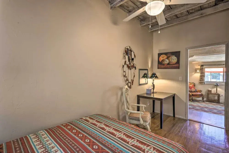 Authentic Adobe Abode < 1 Mile to Sante Fe Plaza!