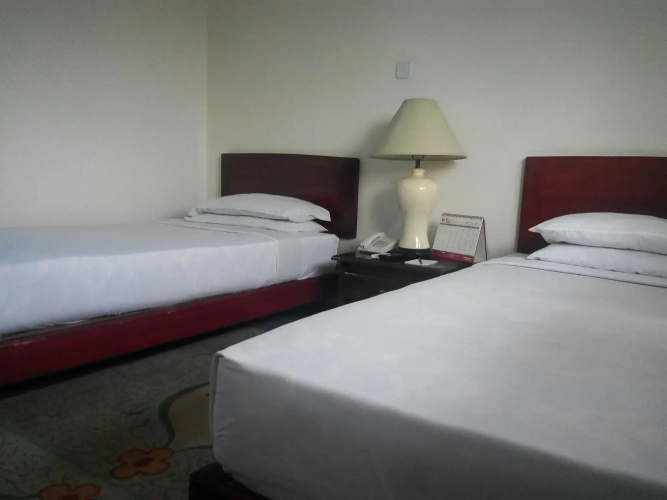 Eden Palace Hotel