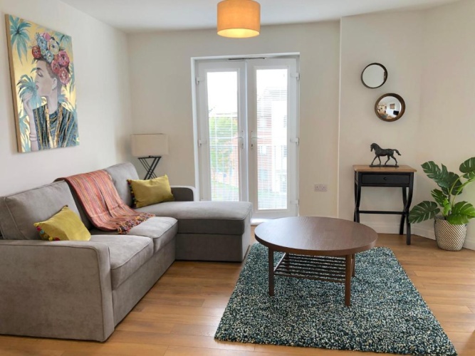 2 Bedrooms Apartment