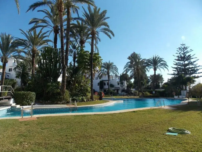 Apartment With Sea View In Puerto Banus