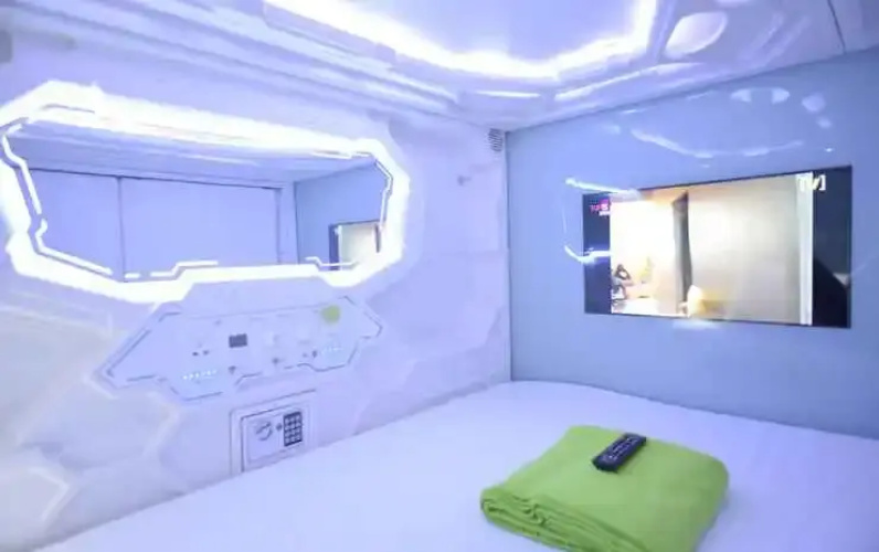 Whiz Capsule Thamrin Jakarta