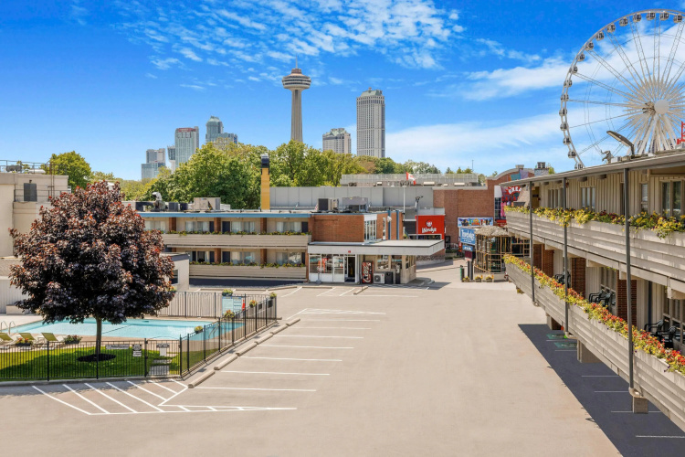 Travelodge by Wyndham Niagara Falls At the Falls photo 14