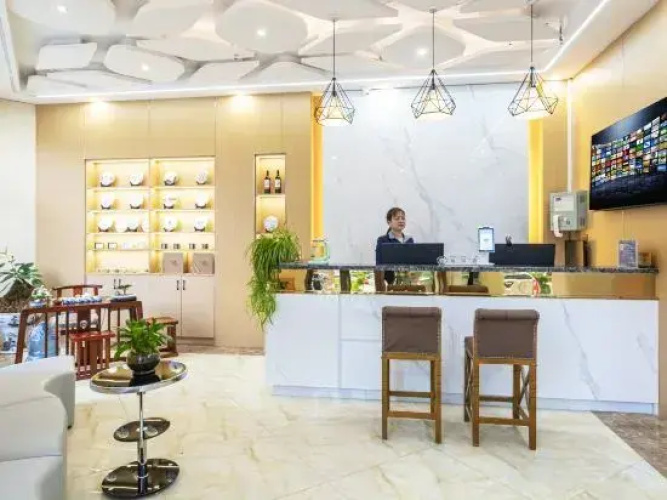 Qujing Time Lives Hotel
