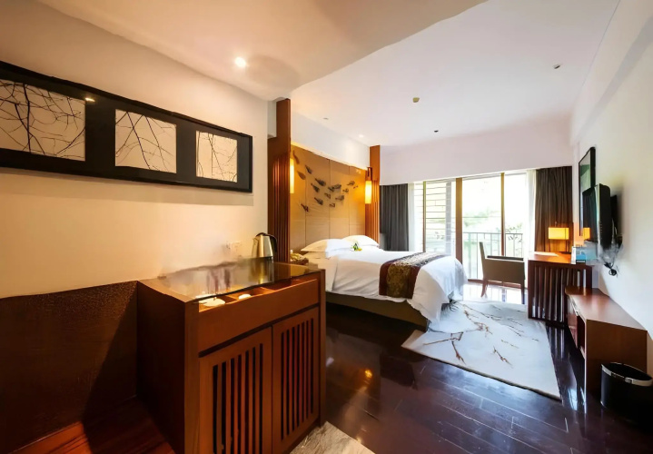 Baiyun Lakeside Hotel