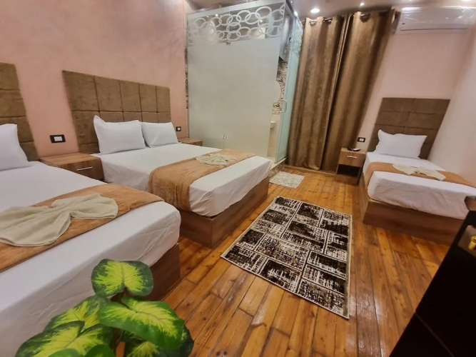 Cairo plaza 2 hotel
