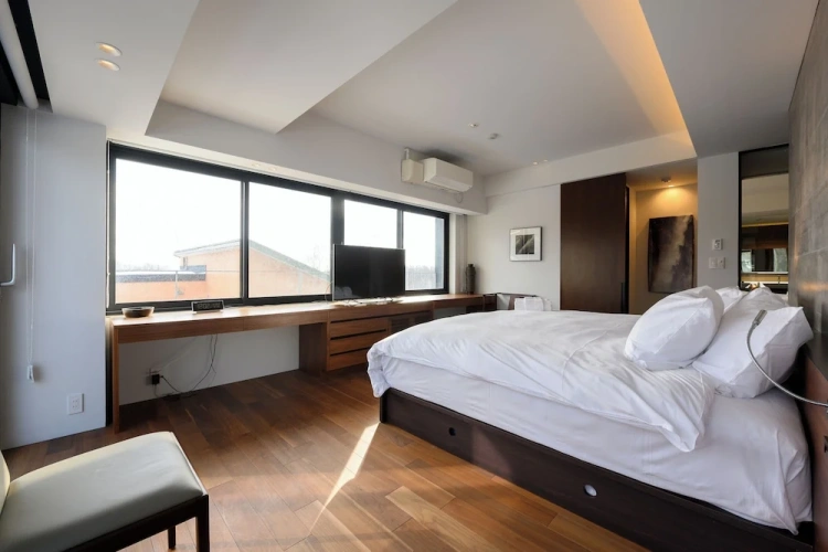 5 Bedrooms Chalet