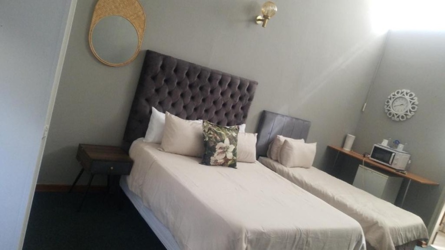 Deluxe Triple Family Suite