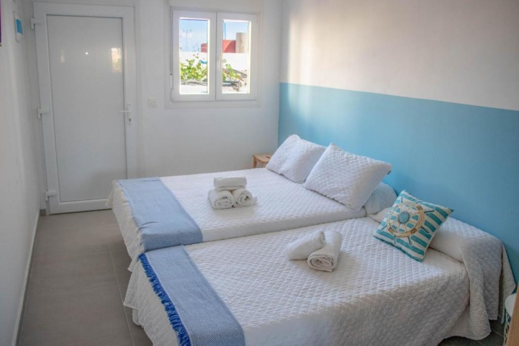Standard Triple room with balcony