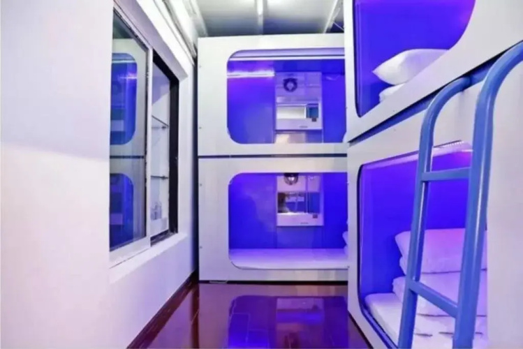 Tinglan Capsule International Youth Hostel
