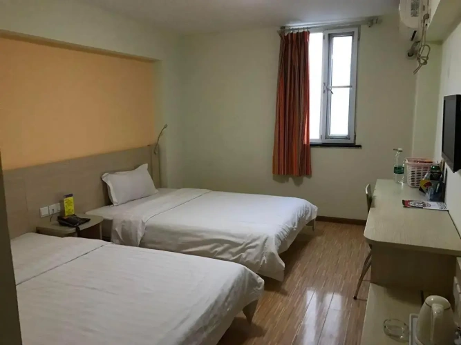 Standard Double room with city view