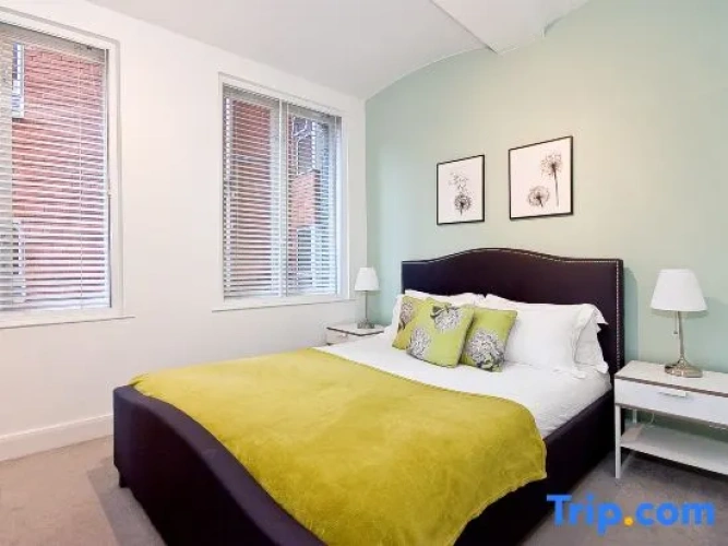 2 Bedrooms Apartment