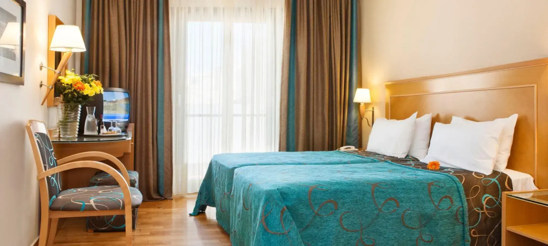 Plaka Hotel