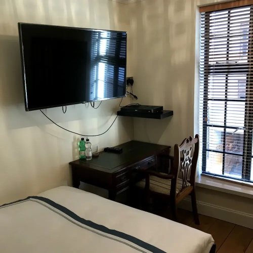 Violet Lodge