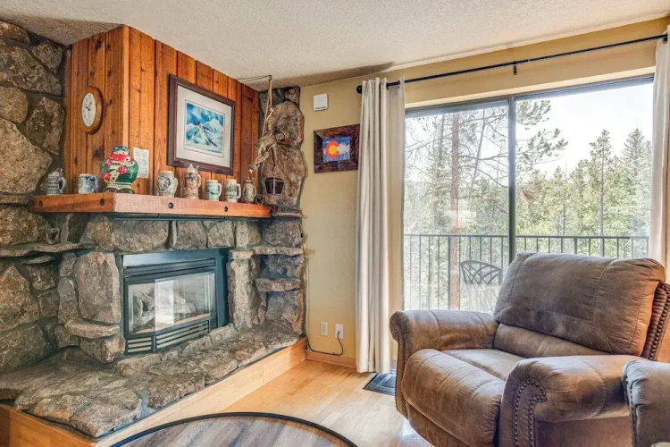 2 Mi to Winter Park Resort: Mtn-view Haven!