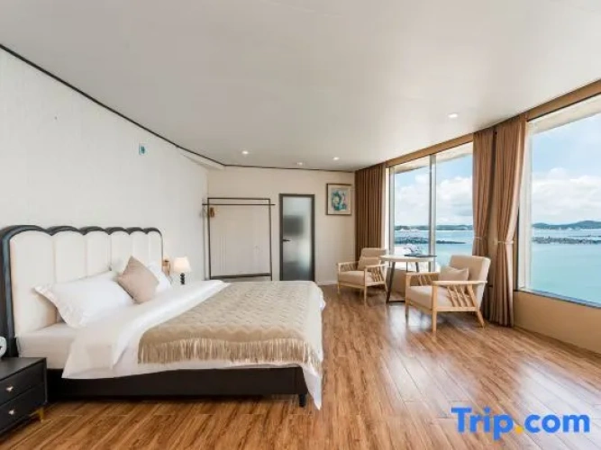 Standard Double room with view