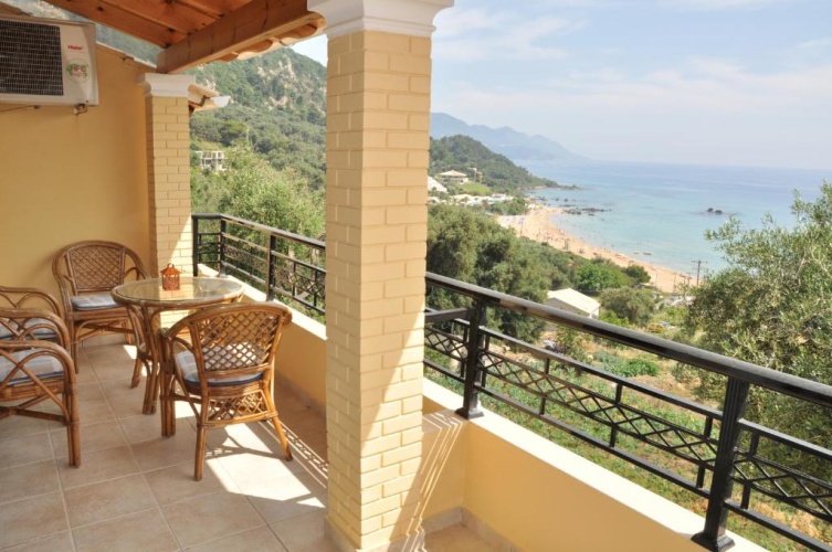 Apartment with sea view