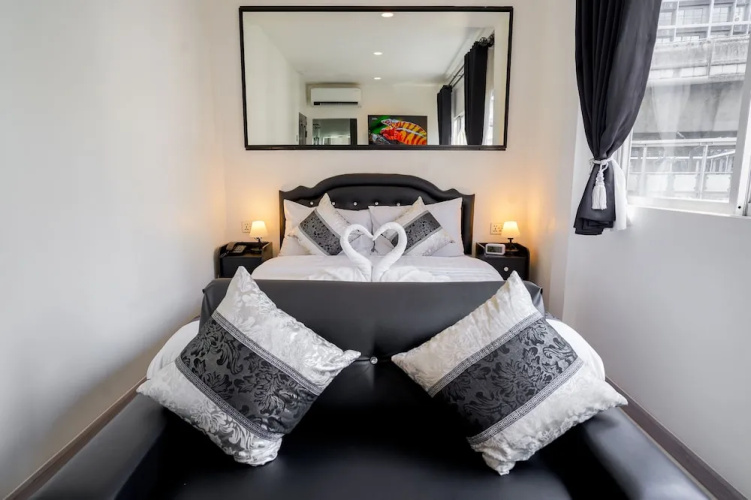 Thonglor Suites Hotel