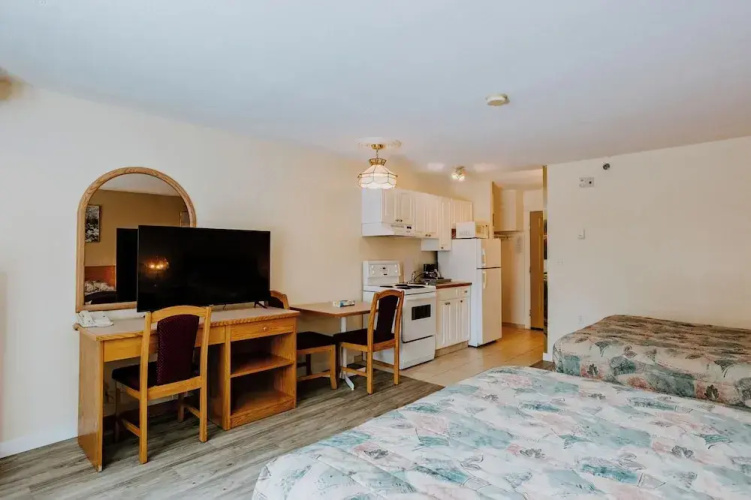 Western Budget Motel Plus Mosaic Suites