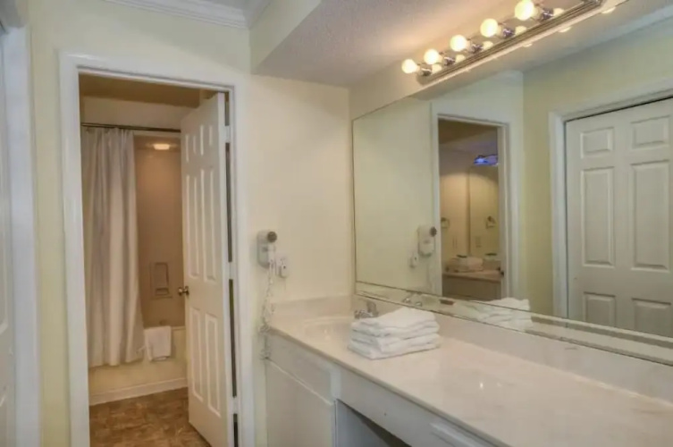 Direct Ocean Front Penthouse! Indoor/outdoor Pool!