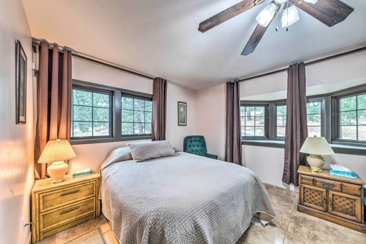 4 Bedrooms Cottage