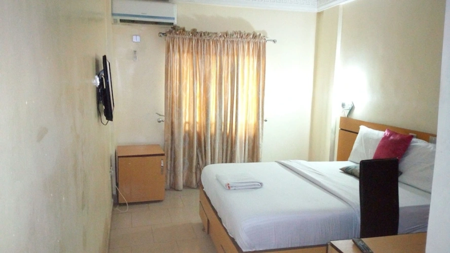 Grand room