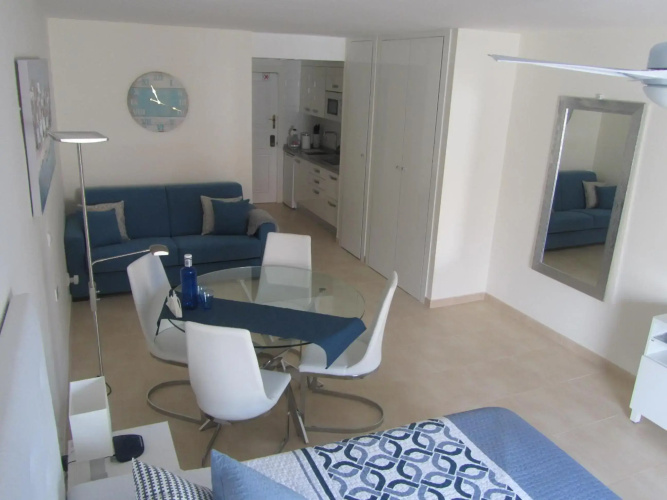 Los Cristianos studio, modern, spacious, pool,WiFi