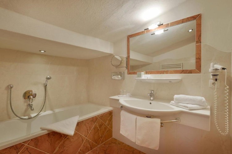 Classic Double room with mountain view